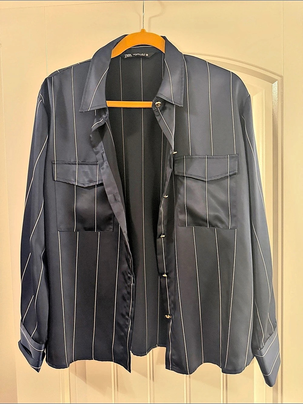 Zara Striped Button Down Shirt in Black & White Size Medium Like New